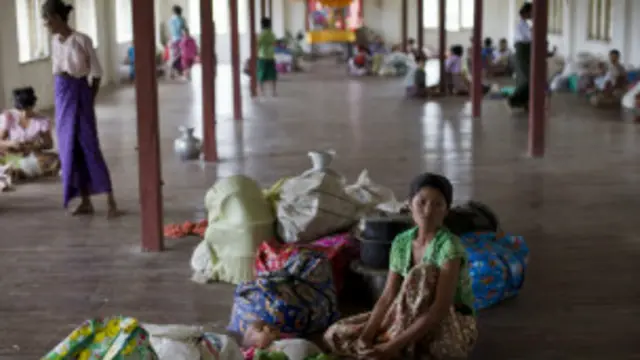 ဘုန်းကြီးကျောင်းတခုမှာ ခိုလှုံနေတဲ့ မုန်တိုင်း ဒုက္ခသည်တွေ 