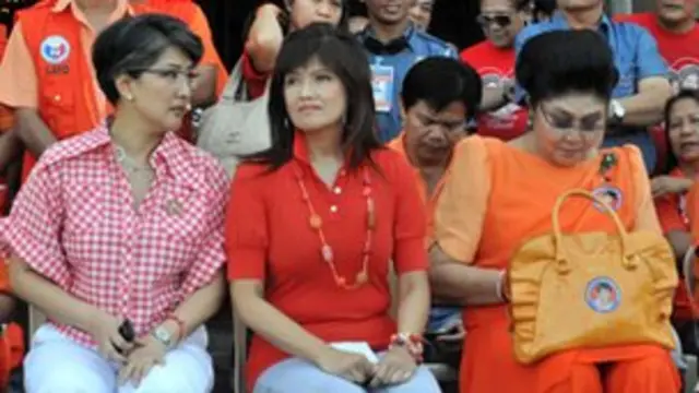 ایملدا مارکوس و دختر و پسرش هنوز در صحنه سیاسی فیلیپین فعالیت دارند