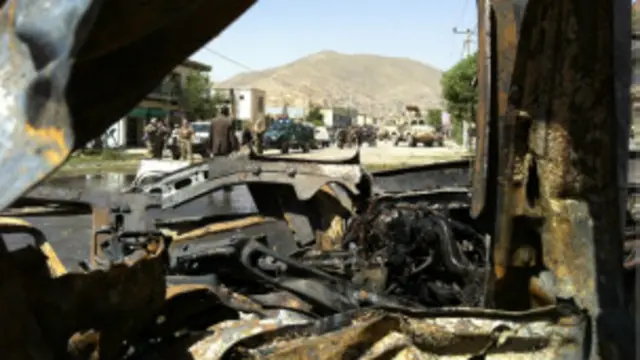 حکام کا کہنا ہے کہ گزشتہ اٹھارہ ماہ کے دوران کابل میں ہونے والا یہ مہلک ترین بم دھماکہ ہے۔