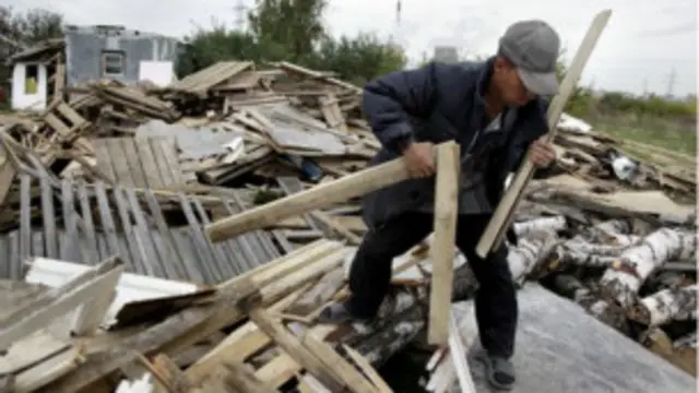 Муҳожирлар ишдан бўш кунлари тўйиб ухлашни орзу қилишади