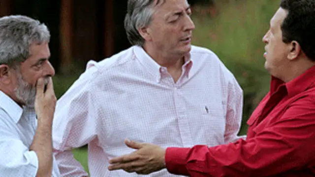 El kirchnerismo se alejó de Washington y ahondó los vínculos con Venezuela y Brasil.