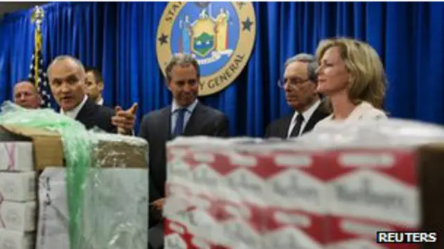 Sekitar 20.000 pak rokok dibawa ke New York setiap pekan oleh distributor. 