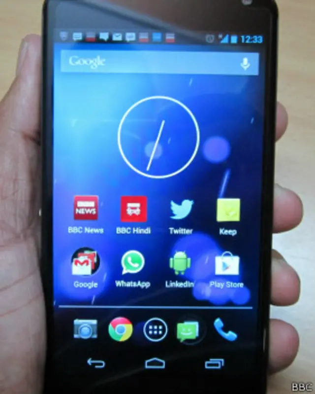 नेक्सस की स्क्रीन बेहतरीन गोरिल्ला ग्लास टू तकनीक से बनी है जिस पर आसानी से स्क्रैच नहीं लगते.