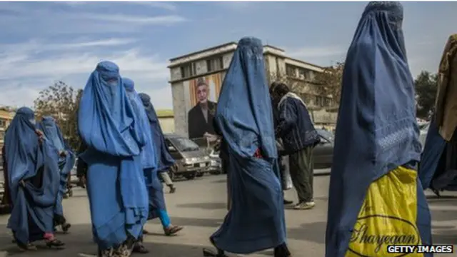 نساء أفغانيات