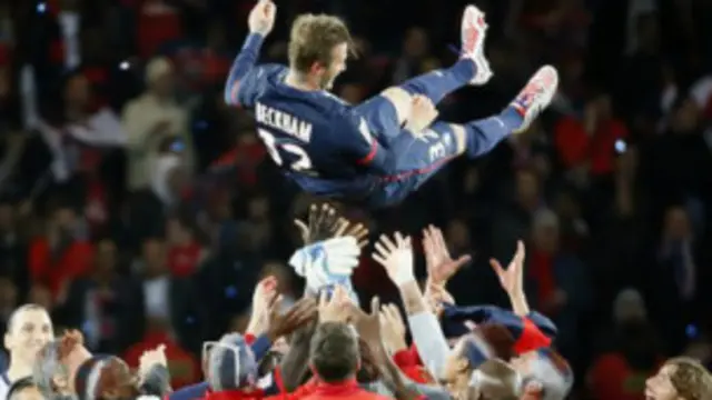 كانت الدقائق الخمس الأخيرة قبل مغادرة بيكهام الملعب مشوبة بالعاطفة.