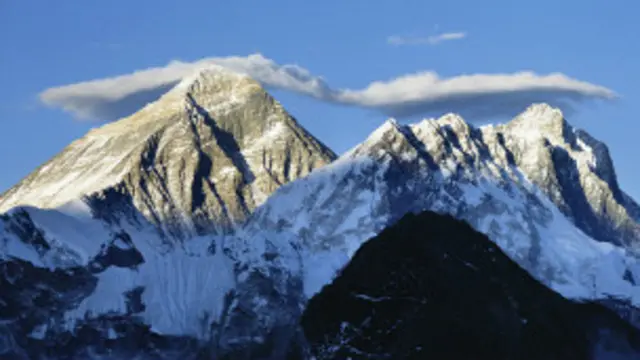 Monte Everest (foto de archivo)