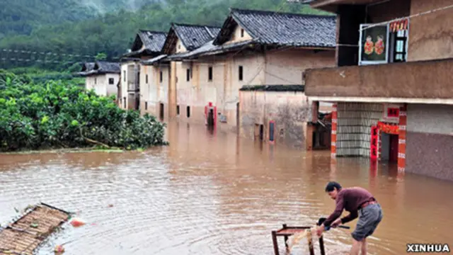 广东梅州市梅县宝坑村房屋被淹（新华社图片19/5/2013）