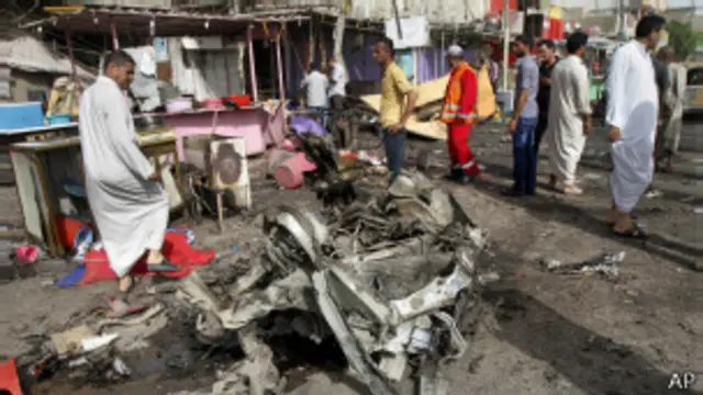 На месте взрыва автомашины в Басре