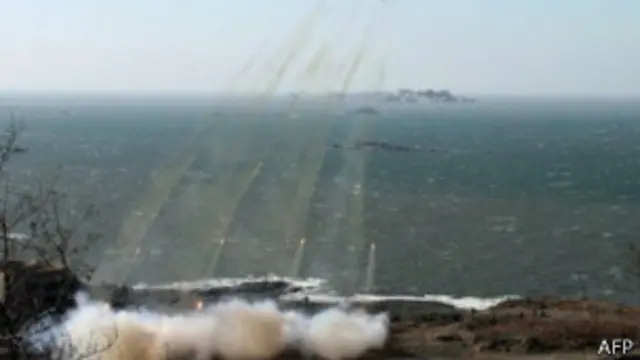 朝鲜向海上试射火箭