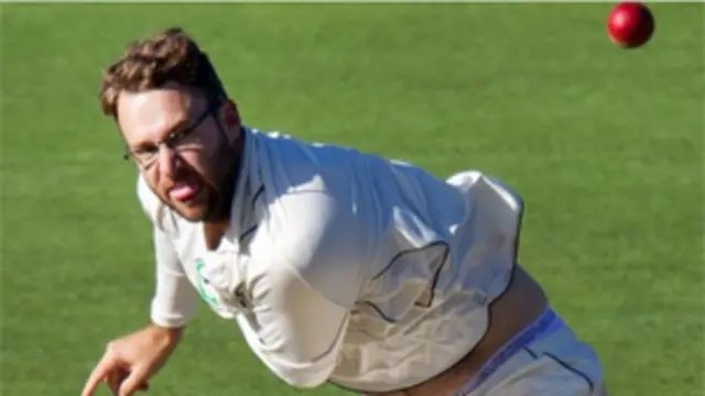 وٹوری اپنے ٹخنے کی ہڈی سے جڑے پٹھے کی چوٹ کی وجہ سے گزشتہ ایک سال کے قریب سے مشکلات کا شکار تھے