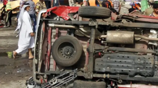 عراق میں بڑھتے ہوئے تشدد کو ملک میں سیاسی عدم استحکام اور فرقہ وارانہ تناؤ سے جوڑا جا رہا ہے