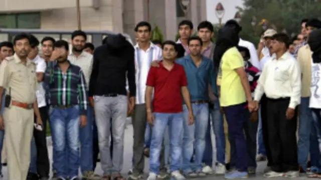 पुलिस का कहना है कि गिरफ़्तार अभियुक्तों से और जानकारी मिल सकती है