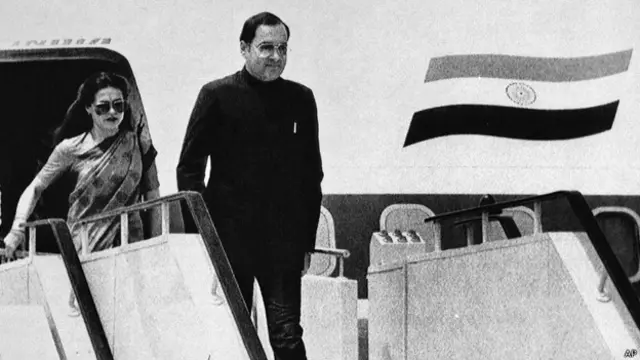 राजीव गांधी