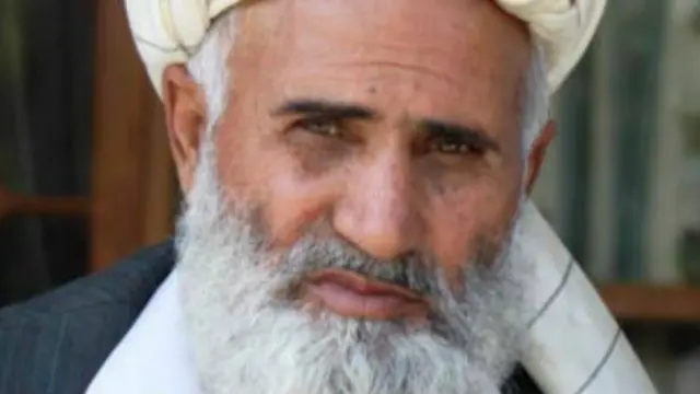 د کپتان محمد نبي پلار ٦٠ کلن دى، دى له جلال اباد ښاره د سراچې سيمې ته روان و چې وسله والو وتښتاوۀ