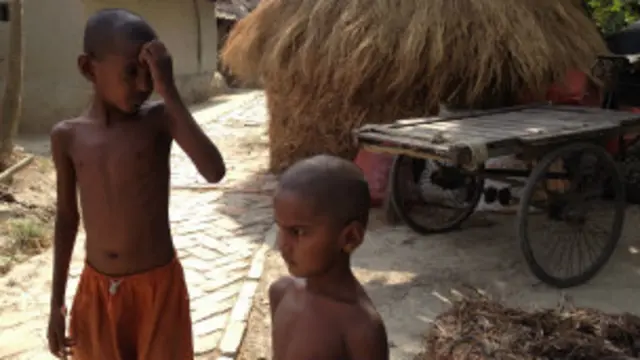 पश्चिम बंगाल के आम लोगों की मुश्किलें कम होने का नाम नहीं ले रही हैं