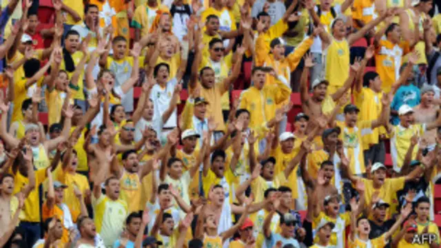 Torcida durante partida em Brasília (AFP)
