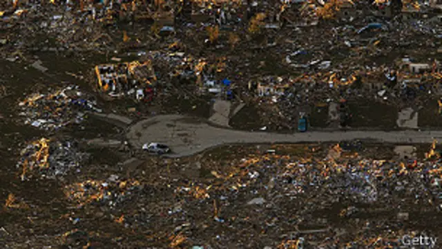 Город Мур после торнадо