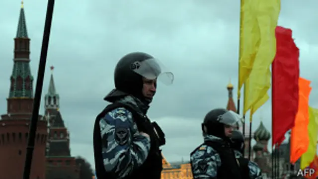 ОМОН на фоне Кремля