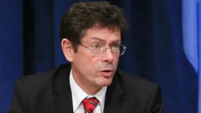 آقای سیمونویچ نگران است که اگر اقدام مناسب و فوری انجام نگیرد، اوکراین به نقطه عدم بازگشت نزدیک شود