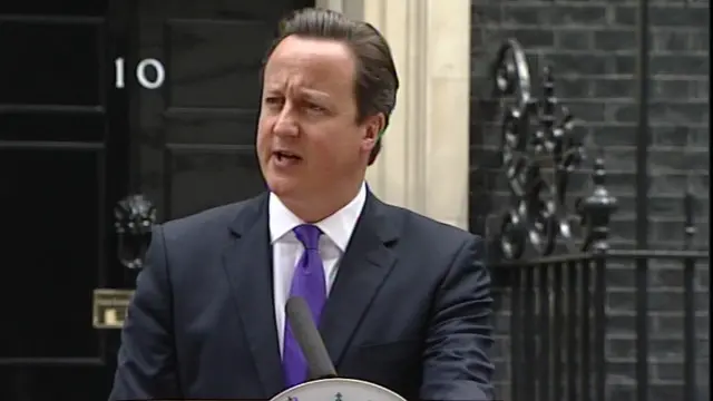 د ښاغلي کامریون دا گام په داسې حال کې مخې ته راځي چې لندن نن د فساد ضد يوې سترې سرمشريزې کوربه دى. 