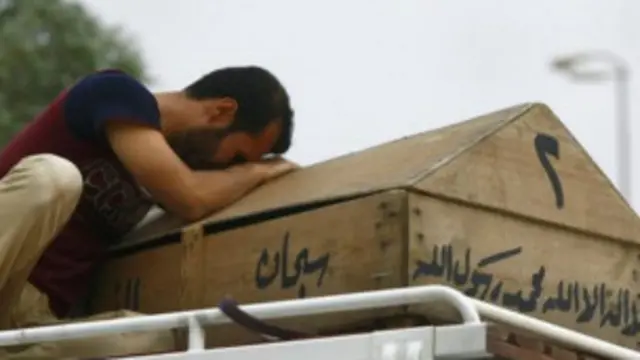 که د تشدد پېښې همداسې دوام وکړي، ۲۰۱۴ به د عراق لپاره د ۲۰۰۴ په څېر خونړی کال وي.
عراق باډي کاونټ