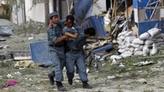 طالبان نے بی بی سی کو بتایا ہے کہ انہوں نے سات افغان فوجیوں کو یرغمال بنایا ہے