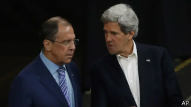 تدعم الولايات المتحدة وروسيا عقد مؤتمر سلام بغية التوصل لحل للأزمة السورية.