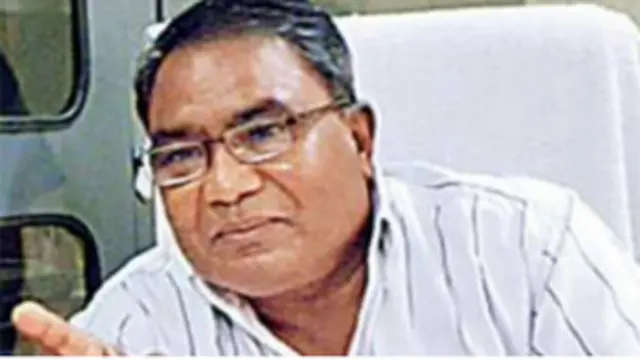 مهندر کرما چهتیس ګړ ایالت کې د کانګریس ګوند یو مشر و او د نکسل یاغي ډلې مخالف کمپاین موسس بلل کېده. 