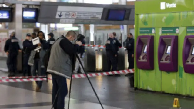 法国士兵被刺现场