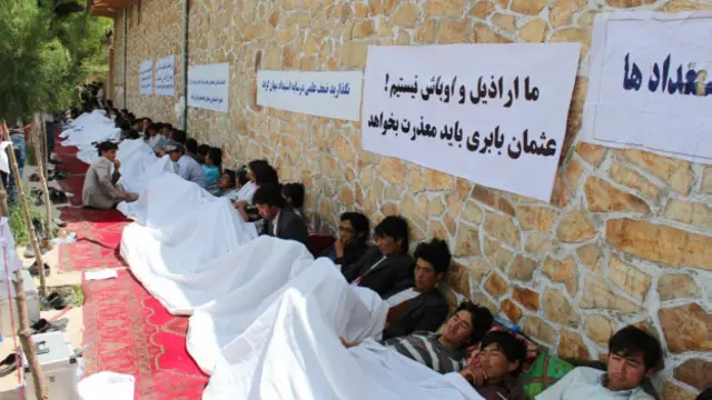 شماری از شاعران، نویسندگان، هنرمندان و فعالان مدنی افغانستان از اعتصاب دانشجویان کابل حمایت کردند