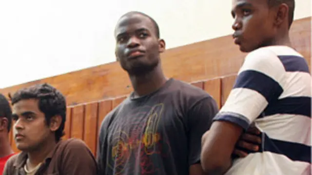 Seorang tersangka kasus pembunuhan Woolwich dipindahkan dari rumah sakit ke tahanan polisi.