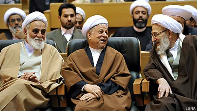 چهرههای عمده جامعه روحانیت مبارز چون رفسنجانی و ناطق در جلسههایش شرکت نمیکنند