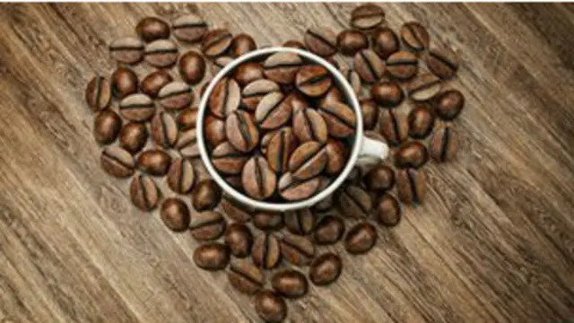 लेकिन कॉफी में मौजूद कैफीन को लेकर कुछ हलकों में सवाल उठाए जा रहे हैं.