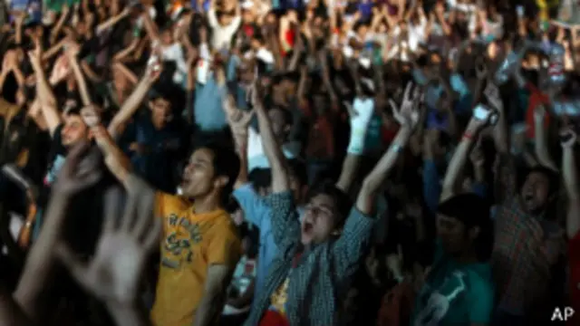 आईपीएल में खेलने वाले या देखने वालों की रुचि कम जरूर हुई लेकिन खत्म नहीं.