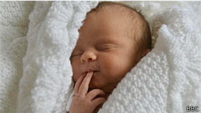 Bebê dormindo (arquivo/BBC)