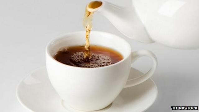 Beber dos o más tazas de té negro al día podría ayudar a que vivas más,  según estudio