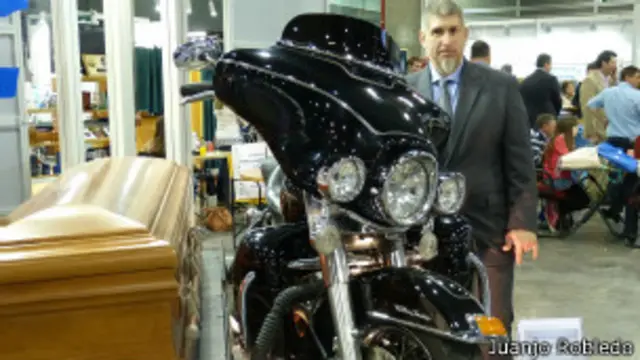Ataúd en moto