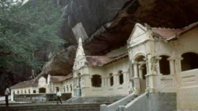 Damulla temple