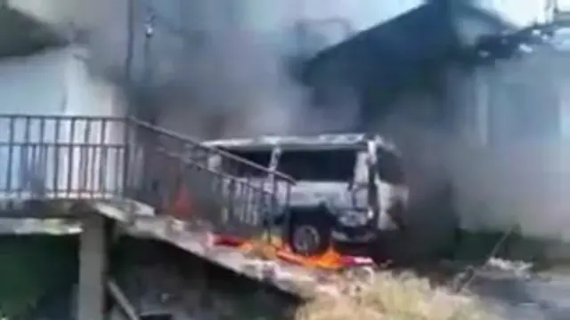 شاهدان عینی میگویند تمام روستای بیضا را دود و آتش فرا گرفته بود