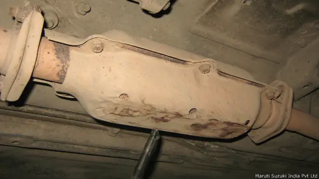 गाड़ियों के निचला भाग स्पीड ब्रेकरों से अकसर रगड़ खा जाता है