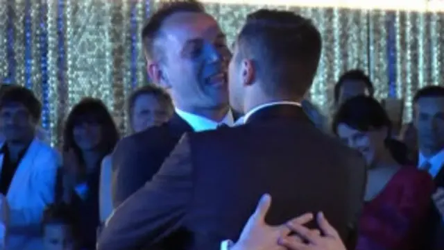 Casamento de Autin e Boileau foi transmitido ao vivo pela TV