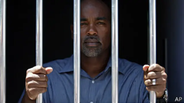 Carlos Delgado en manifestación en Puerto Rico