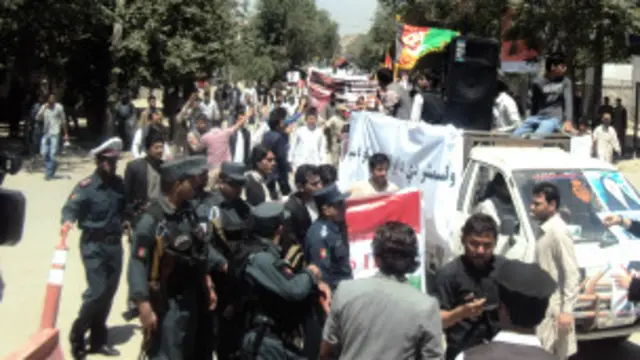 معترضان در کابل، از حکومت خواستند که جلو مداخلات کشورهای خارجی را بگیرد