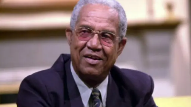 ویسٹ انڈیز کے مایہ ناز آل راؤنڈر گیری سوبرز کو چھٹے نمبر پر منتخب کیا گیا ہے