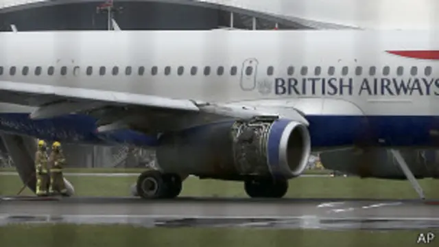 Экстренная посадка A319 в Хитроу