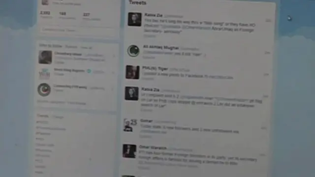 ٹوئٹر پر ’نو ایئرٹائم فار طالبان‘ کا ہیش ٹیگ بھی شروع کیا گیا ہے۔ اس ہیش ٹیگ پر شہریوں سے یہ مطالبہ کیا جا رہا ہے کہ وہ اس آن لائن پٹیشن پر سائن کریں جس میں ایسے ٹیلی ویژن چینلوں پر پابندی کا تقاضا کیا گیا ہے جو مسلح گروہوں اور ان کے ہمدردوں کا موقف پیش کر رہے ہیں