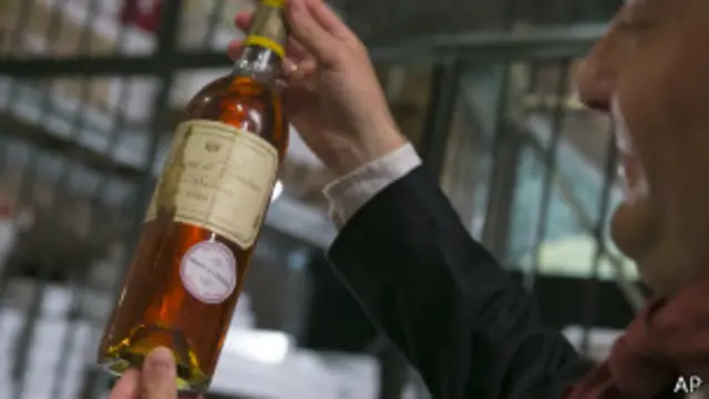 Um dos vinhos leiloados (AP)