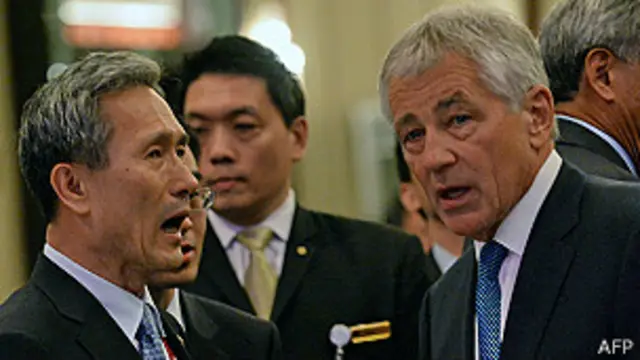 Kim Kwan-jin y Chuck Hagel
