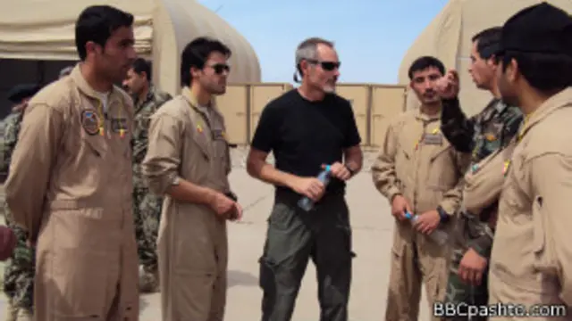 په امریکا کې پر یوه پیلوټ یو میلیون او دوه سوه زره امریکايي ډالره لګښت راځي.
د هوايي ځواکونو قوماندان جنرال وهاب وردګ 