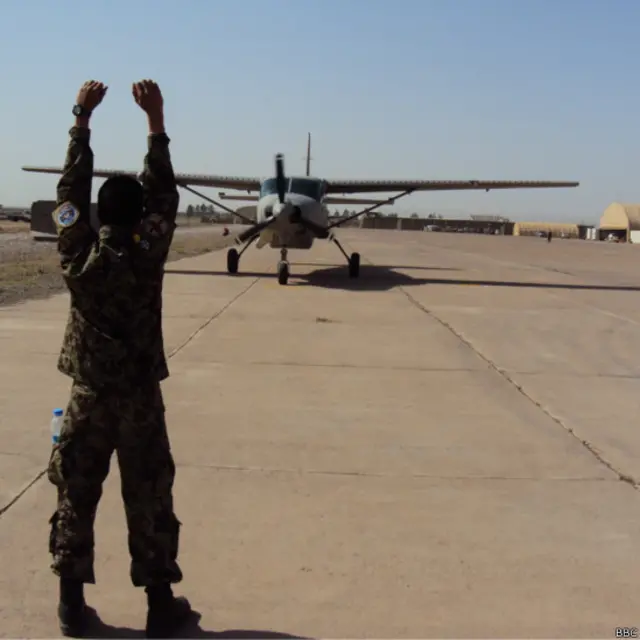 مقامات افغان می‌گویند که آموزش خلبانان به استندردهای ناتو است.